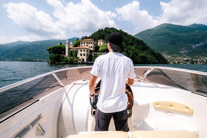 1 Hour Private Cruise on Lake Como Motoscafo Cranchi - Moltrasio: Spotting Gianni Versace’s Villa From the Water