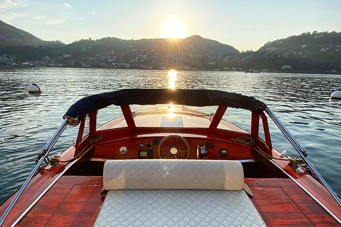 1 Hour Private Wooden Boat Tour on Lake Como 10 pax - Villa Olmo and the Odescalchi Signature