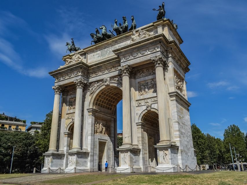 2-Hour Milan by Night Walking Tour - A two-hour Milan night walk that actually makes sense