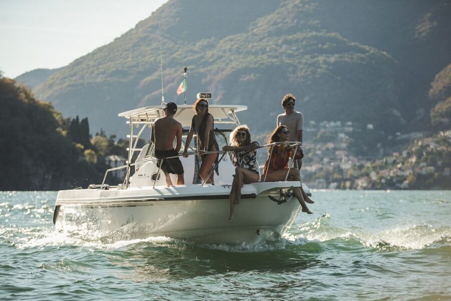 2 hours Private boat tour on lake of Como - Why this 2-hour private Lake Como cruise hits so well