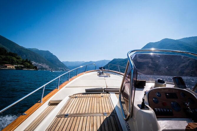 2H Private Cruise on a beautiful wooden speedboat on Lake Como - Isola Comacina: the only island stop and your chance to swim