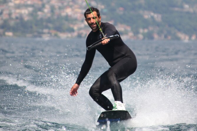 2H Wakeboard and Wakesurf on Lake Como with Mastercraft Boat - Drinks, Prosecco, and the Chance to Pair It with a Meal