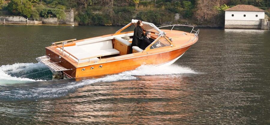 3 or 4 hours Classic Wooden Boat Tour with Prosecco - Lake Como by boat, not by postcard