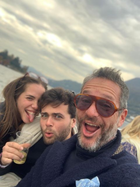 3 or 4 Hours Private Boat Tour on Lake Como: villas and more - How to make the prosecco-on-the-water moment feel worth it