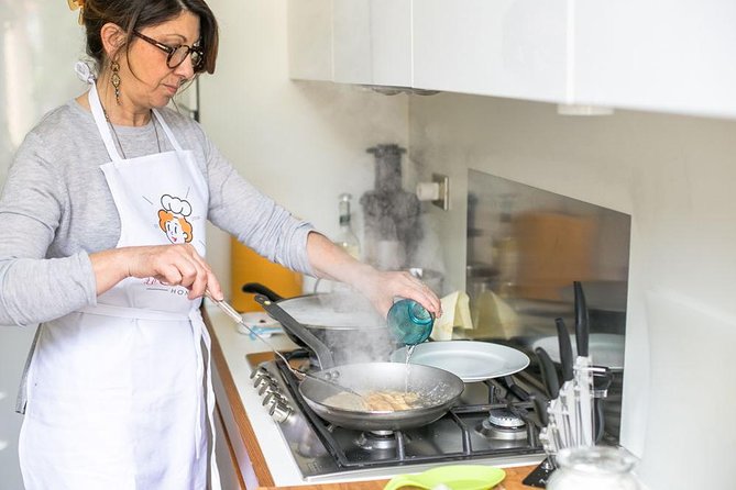 3-Recipe Italian Cooking Class in Como – Cesarine Best NYT Hosts - Getting there smoothly: meeting point, mobile ticket, and car reality