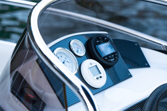 Be the Captain : Drive Your Own Boat on Lake Como - Weather, Rain Timing, and How Cancellations Usually Feel