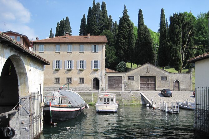BELLAGIO E-Bike Tour + Villa Melzi + Lunch (Meet the locals) - Loppia port and the Lucie fishing boats: the best photo break