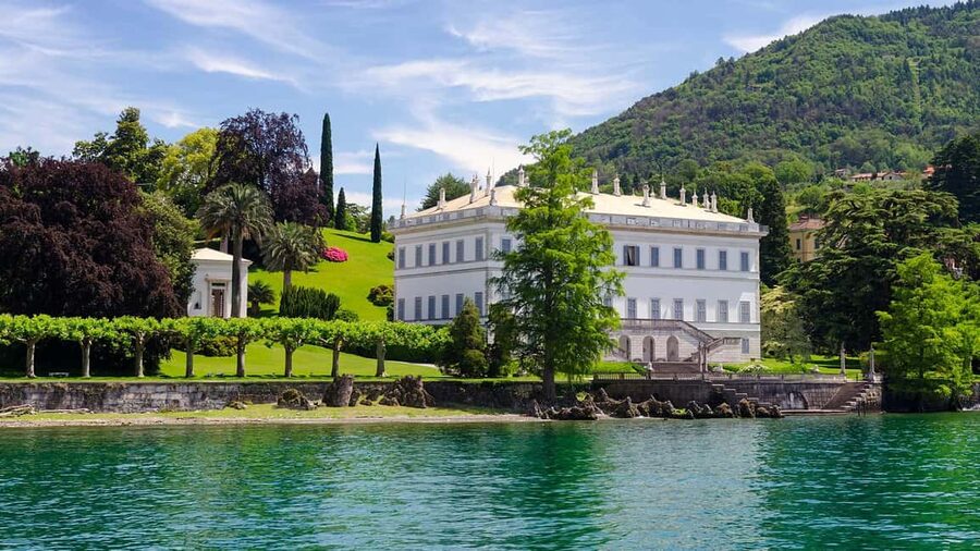Bellagio: Lake Como Shared Boat Tour - The Boat Experience: Comfort, Crowds, and the Best Side to Sit On