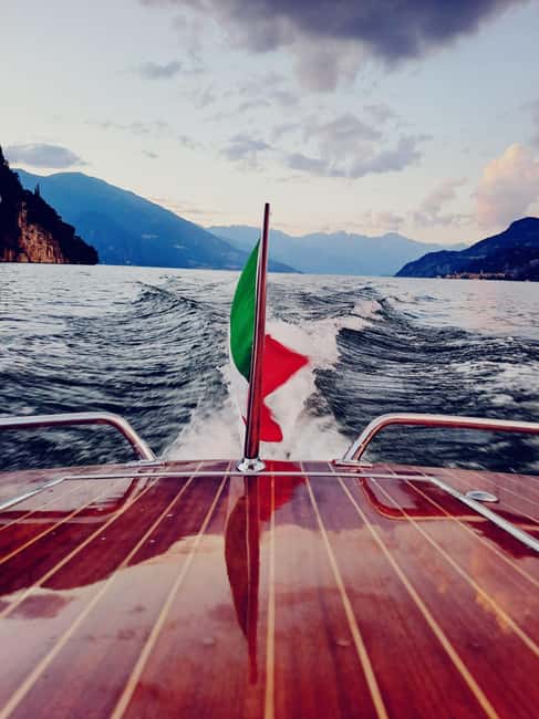 Bellagio/Menaggio: Private Trip on a Vintage Wooden Boat - What a private ride feels like on a classic wooden boat