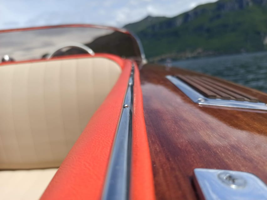 Bellagio/Menaggio: Private Trip on a Vintage Wooden Boat - Ossuccio and Villa del Balbiano: a classic lakeside architecture moment