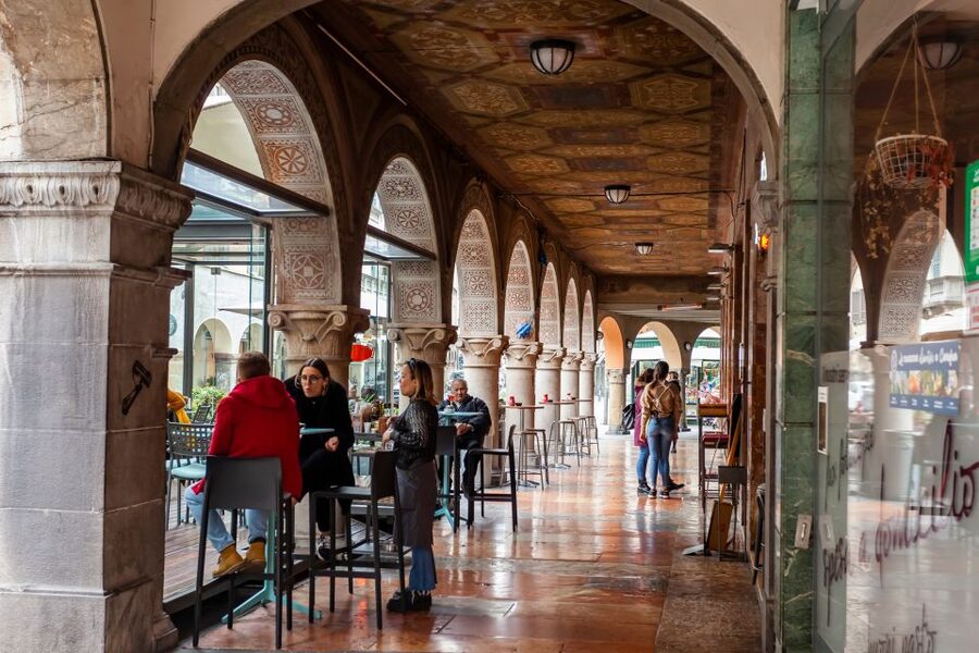 Bergamo: 3.5-Hour Traditional Food Tour - Getting Oriented in Bergamo Alta, Starting at Piazza Mercato delle Scarpe