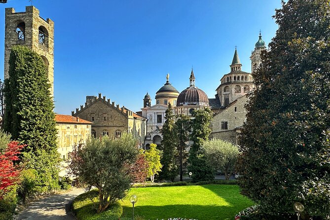 Bergamo: Digital Guide made by a Local for your walking tour - How the phone guide works while you walk