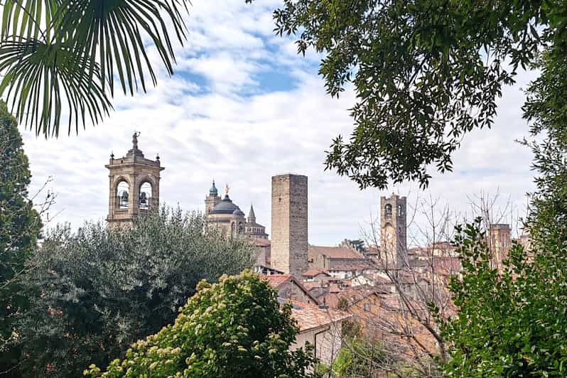 Bergamo: Upper Town Guided Tour with French-speaking Guide - A French-led Città Alta walk that respects your time