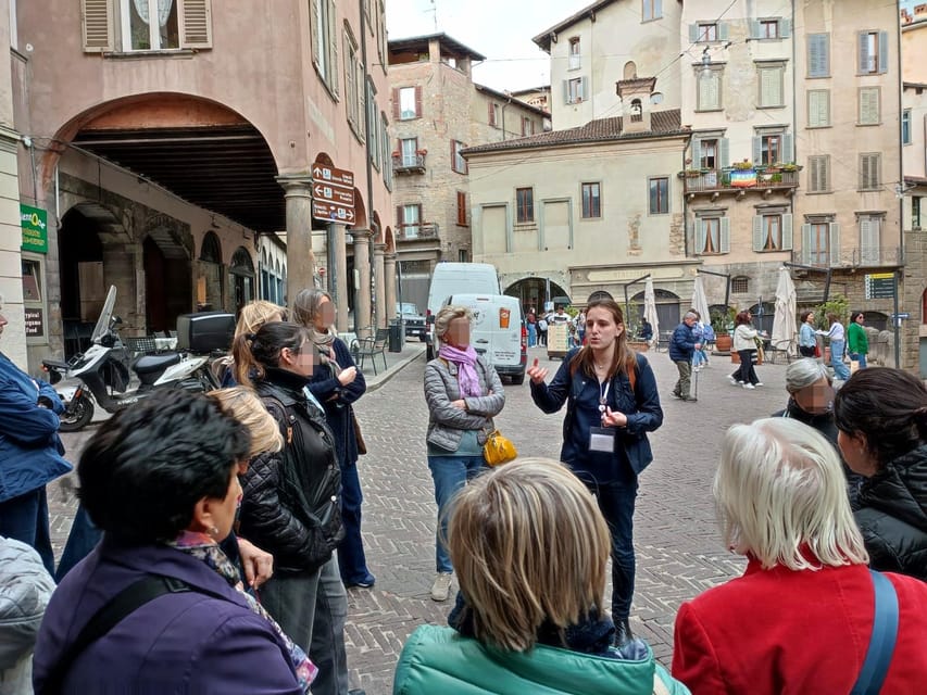 Bergamo: Upper Town Guided Tour with French-speaking Guide - Where the tour starts, and how you find your guide
