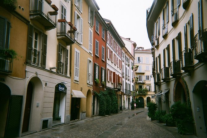 Brera district & Pinacoteca 2-hours guided experience with entrance tickets included - How the guide turns big paintings into clear stories