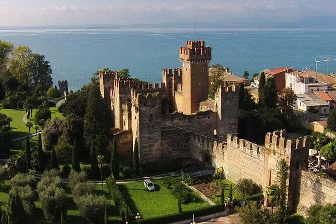 Castles boat tour with Bardolino wine tasting and nibbles - Music, humor, and the difference between “fun” and “too much”