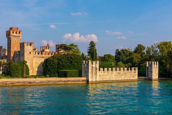 Castles boat tour with Bardolino wine tasting and nibbles - Comfort on a speedboat, and what to expect when the water gets rough