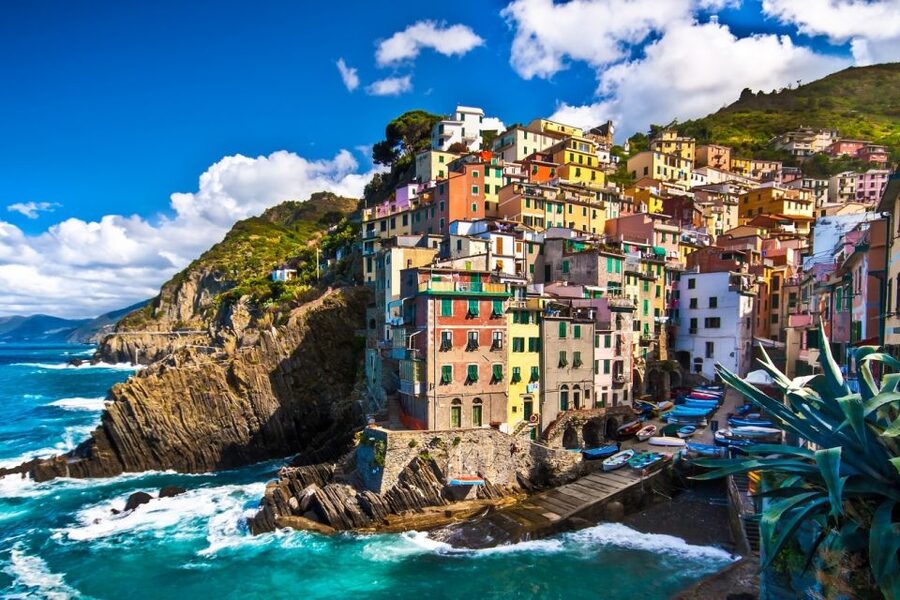 Cinque Terre: 2-Hour Private Boat Tour - Seeing all five villages from the sea, without the crowded viewpoints