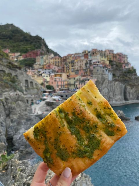 Cinque Terre Tour by van from Lucca, Pisa or La Spezia - Manarola first: the colorful cliff village shot you want