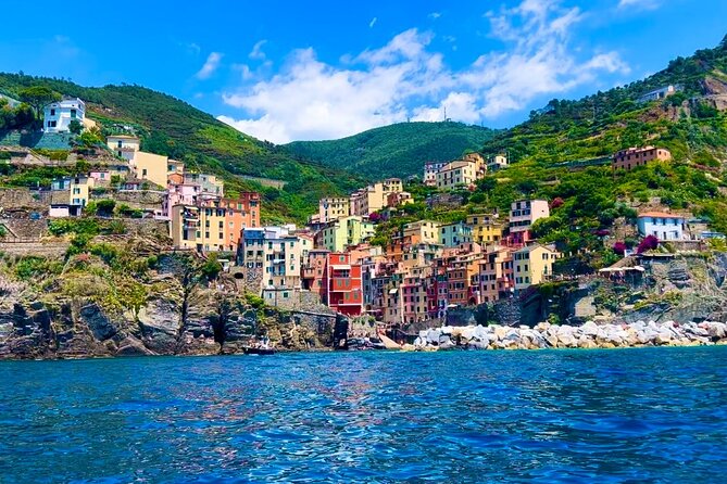 Cinque Terre wonders Full Day Boat Tour - Vernazza and Monterosso al Mare, when shore time happens