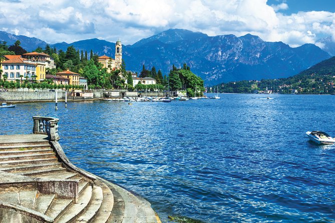 Como: Guided City Tour - Teatro Sociale in the Middle of Town: Art, Style, and a Clear Sense of Como
