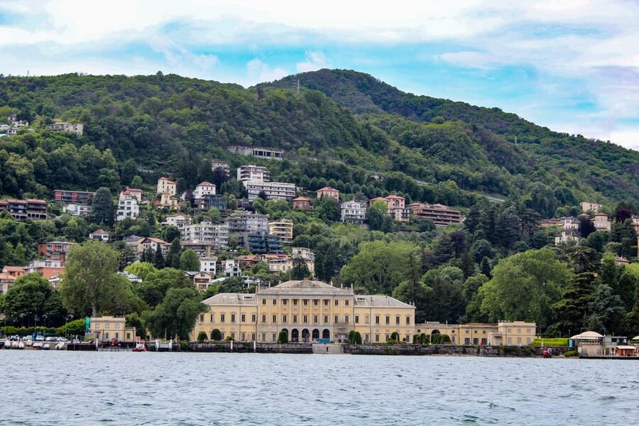 Como: Lake Como Shared Boat Tour - Small-group feel and comfort: why it can beat the ferry