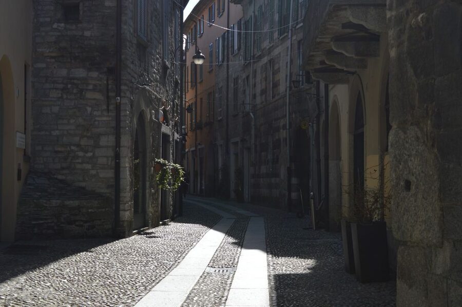 Como: Private Walking Tour - Lake Como moments that feel connected, not tacked on