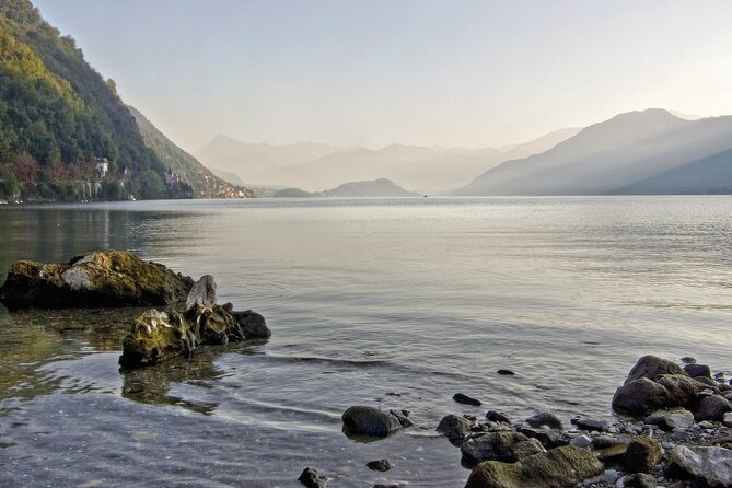 Como Walking Tour with Audio and Written Guide by a Local - Piazza San Fedele and the Dragon Portal Story