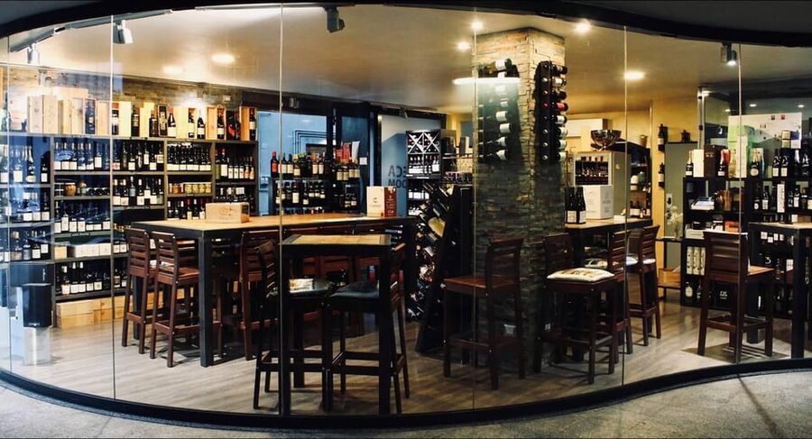 Como: Wine Tasting Experience with Cheese and Cold Cuts - How the sommelier guides your tasting, and why it matters