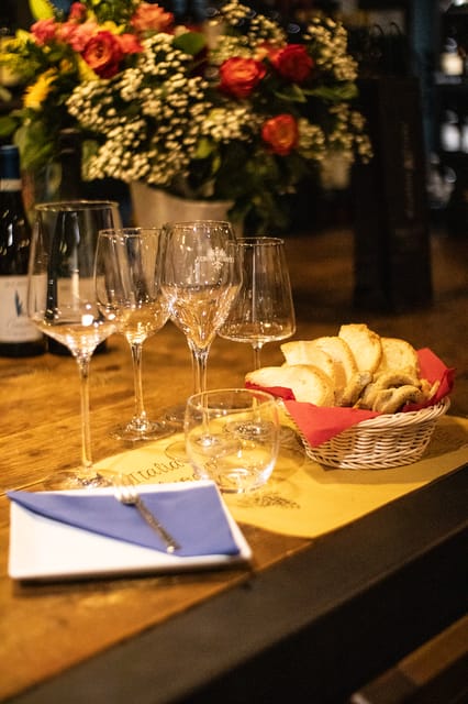 Como: Wine Tasting Experience with Cheese and Cold Cuts - Should you book the Como wine tasting at Enoteca Capitan Drake?