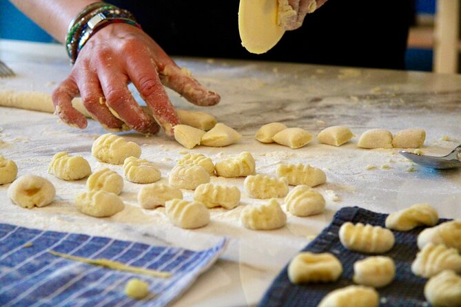 Cooking Class : Fresh pasta and TIRAMISÙ with Lake Garda wines - Wine tastings and the pace of a small-group cooking session