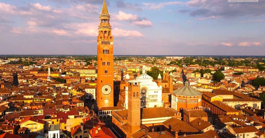 Cremona: City of art and music - Getting oriented at Infopoint Cremona and the medieval core