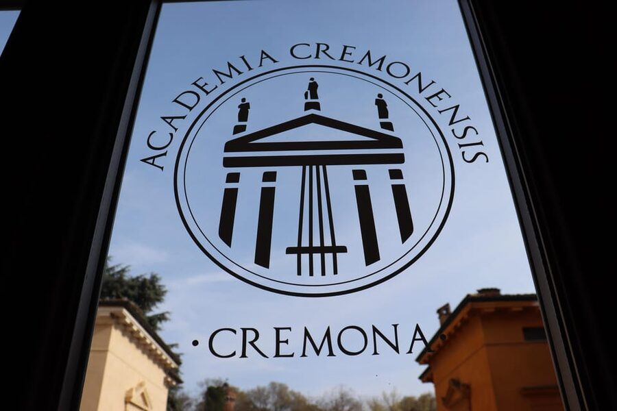 Cremona: Visit the Violinmaker School - The Secret of Strad - What the 1-hour format means for you