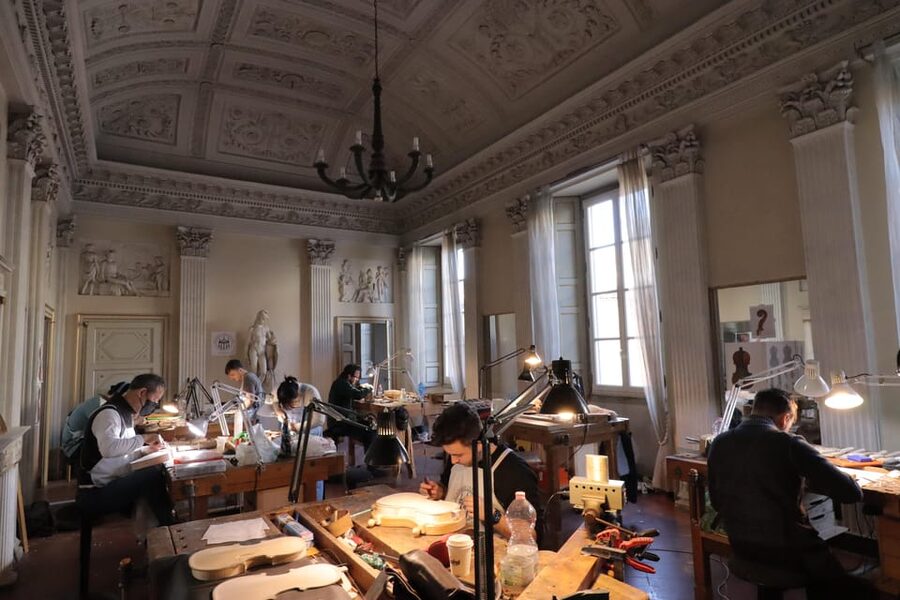 Cremona: Visit the Violinmaker School - The Secret of Strad - Inside Academia Cremonensis, in a 19th-century violin school