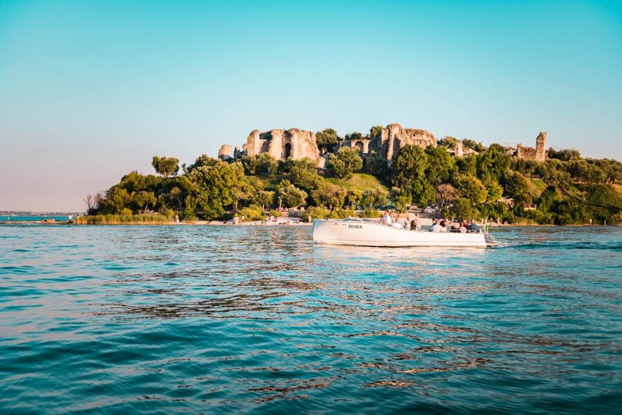 Desenzano del Garda: Sunset Boat Trip at Sunset with Drink - Why This Sunset Cruise From Desenzano Feels Effortless