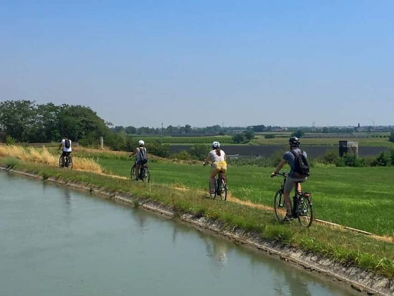 E-bike adventure among villages and medieval castles - Custoza countryside riding, then back to Villafranca