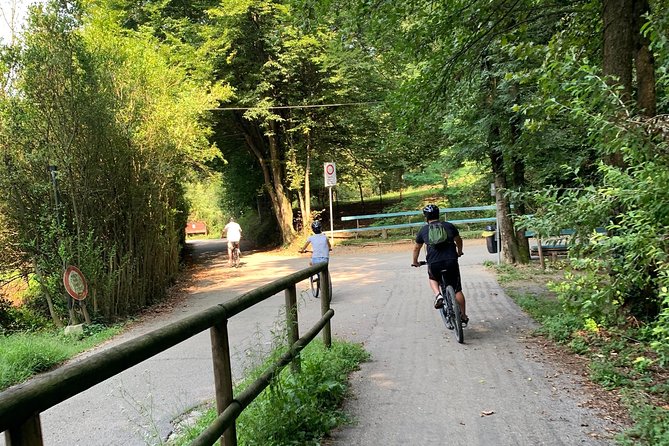 E-bike tour Bergamo - Guides, Group Size, and How the Tour Stays Enjoyable