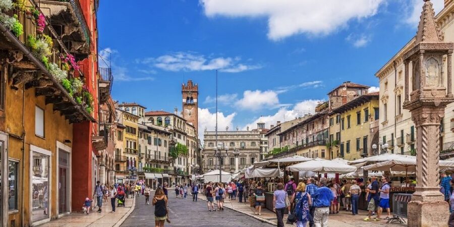From Bergamo: Verona and Sirmione Full-Day Tour - From Bergamo Science Center to Verona, the coach ride matters