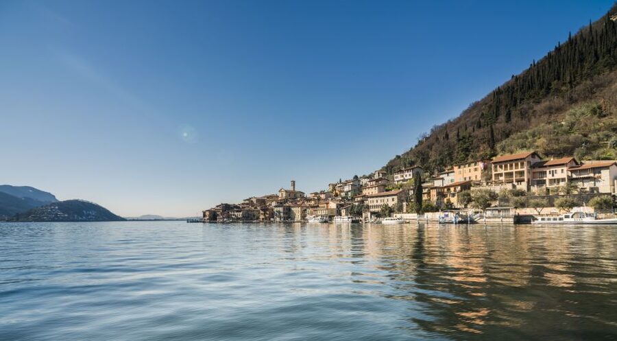 From Bergamo: Winery Tour in Franciacorta with Lunch - Lunch at Lake Iseo: three courses, one glass, and a view change of pace