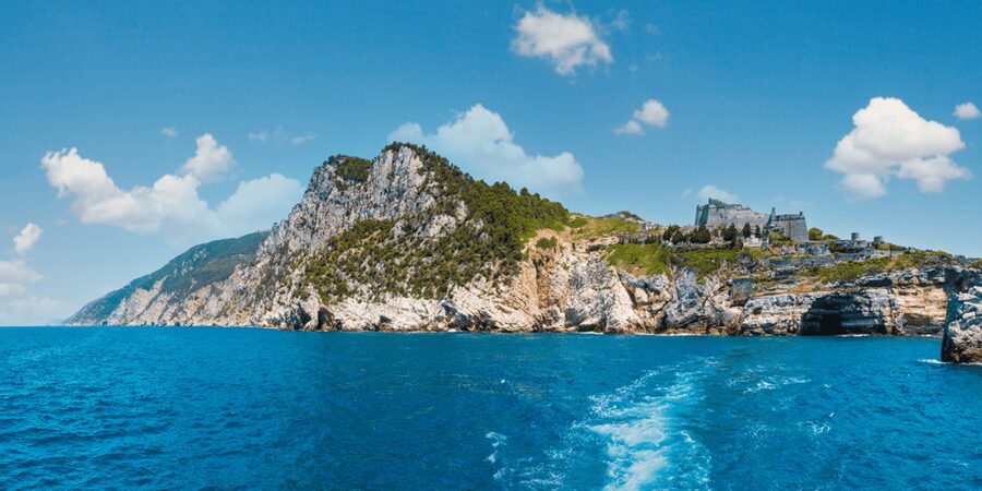 From Fezzano: Portovenere & Gulf of Poets Half-Day Boat Tour - From San Pietro to Portovenere town, the route in plain terms