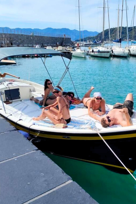 From Fezzano: Portovenere & Gulf of Poets Half-Day Boat Tour - Palmaria, Tino, and Tinetto: what you are actually seeing from the water