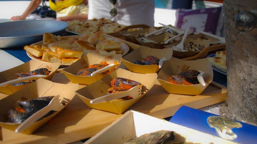 From La Spezia: Cinque Terre Boat Trip with Food Tastings - Snorkeling and swimming at Baia Monesteroli and Cala Rossa