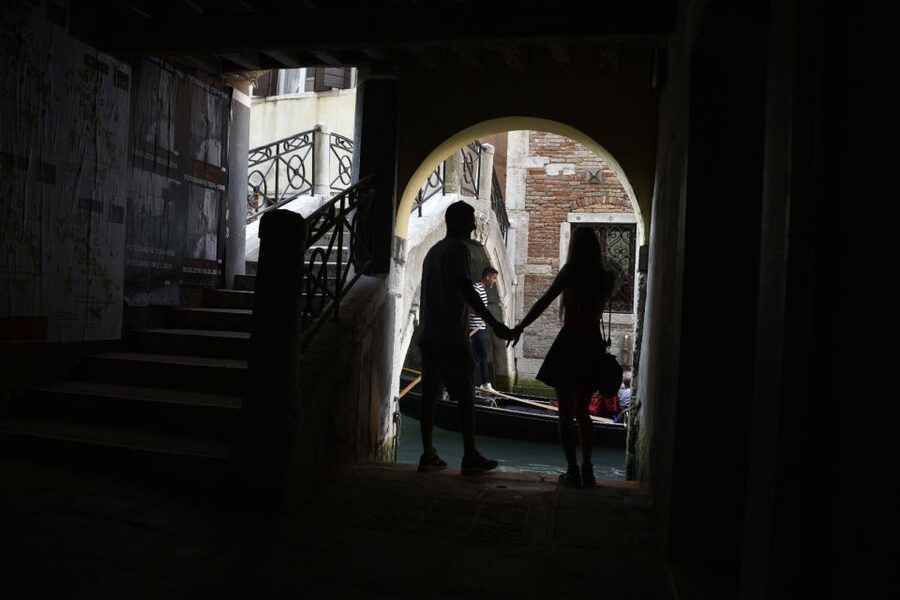 From Lake Garda: Full-day Group Tour of Venice - St. Mark’s Square: The Guided Arrival and Photo Stops That Count
