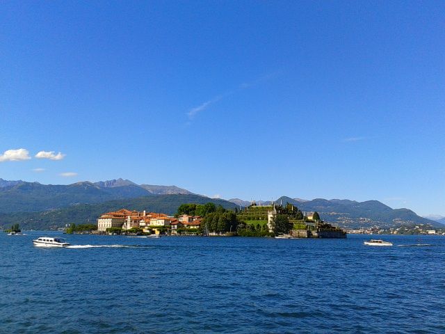 From Lake Maggiore: Private Boat Tour with Pickup/Drop-off - Stop 2, the Borromean Islands: three personalities in one day