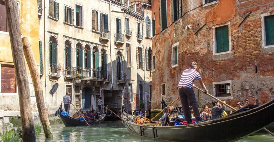 From Milan: Day Trip to Venice with Guided City Tour - Getting to Milan Visitor Center Using Cairoli M1 or Lanza M2