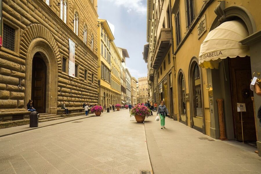 From Milan: Florence and Pisa Day Trip - Ponte Vecchio Free Time: Your Window for Golden Hour Photos