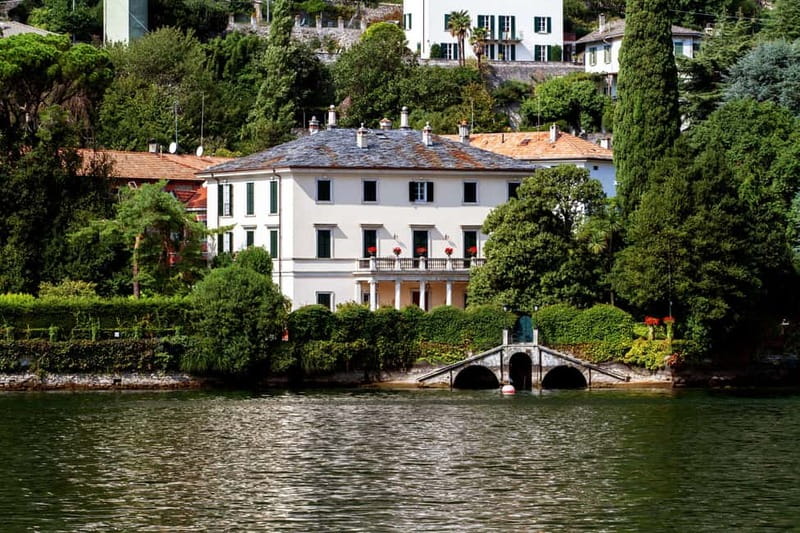 From Milan: Lake Como, Bellagio & Varenna with Private Boat - How the ferries fit in, and why crowds can matter