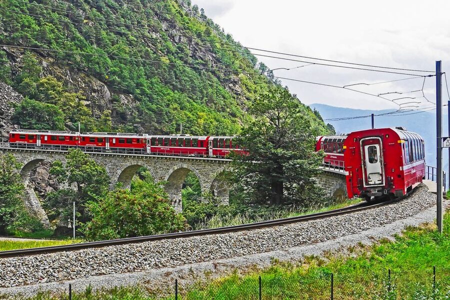 From Milan: Lake Como Cruise, St. Moritz & Bernina Red Train - Bernina Red Train: Window-Down Magic Through the Swiss Alps