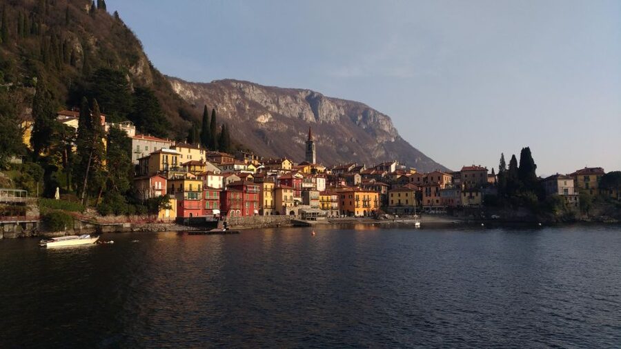 From Milan: Lake Como Walking Tour and Cruise - The 1-hour Lake Como panoramic cruise: villas from the best angle