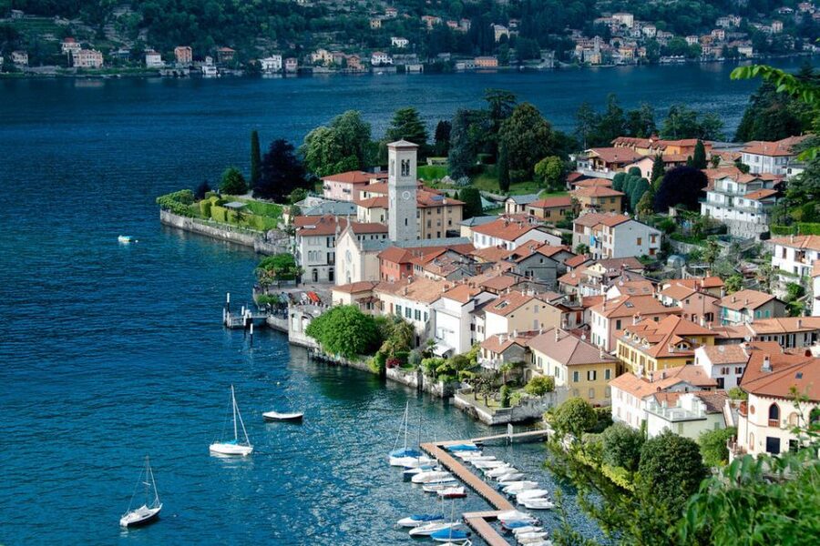 From Milan: Lake Como Walking Tour and Cruise - Como free time and photo stops: plan your own next move